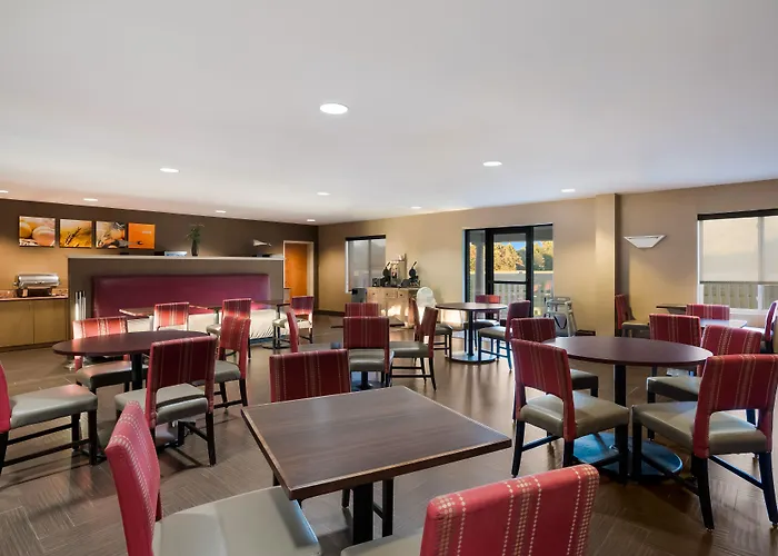 Comfort Suites Suffolk - Chesapeake