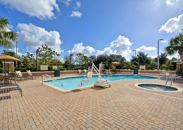 Brandon Hotels With Pool