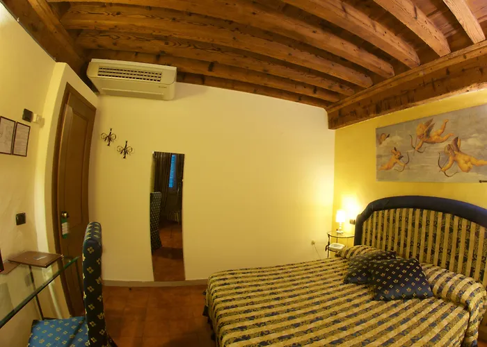 Hotel La Luna Lucca
