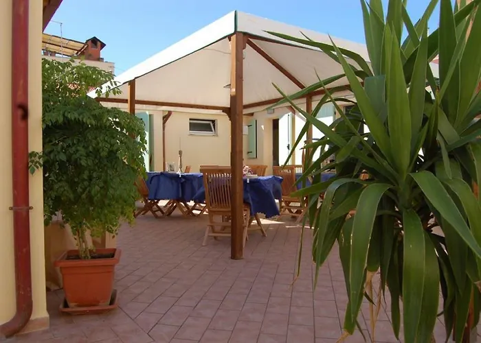 Hotel La Papaya Marina Di Pisa