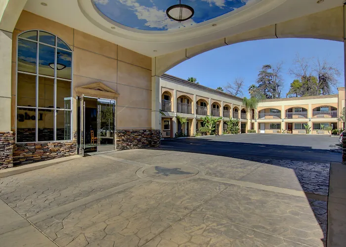 Thunderbird Lodge Riverside