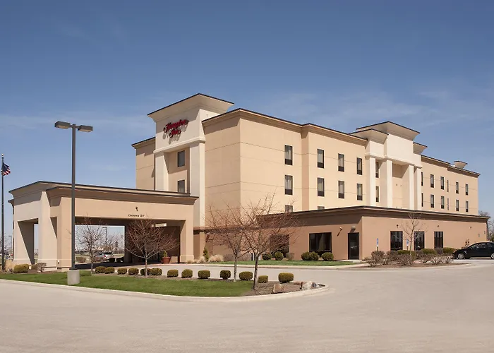 Macomb Hotels