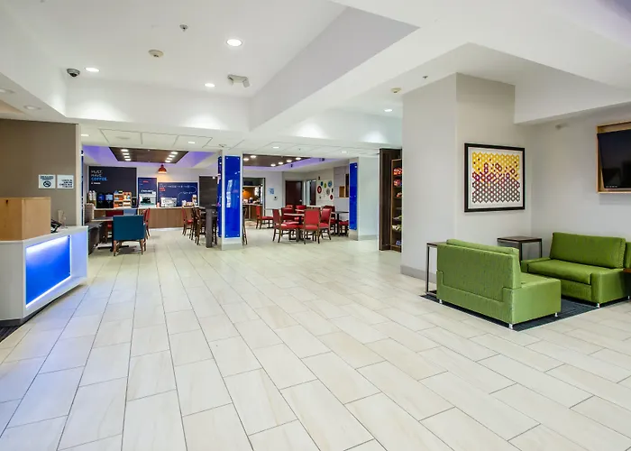 Holiday Inn Express & Suites - Olathe South By Ihg