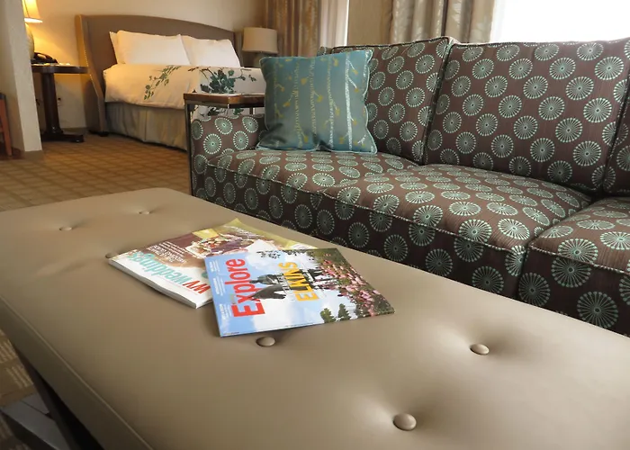 Wingate By Wyndham Elkins Hotel