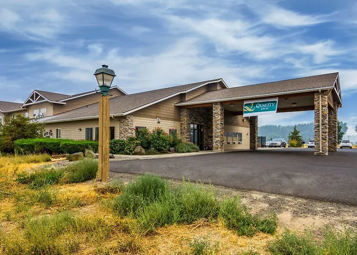 Selah Hotels