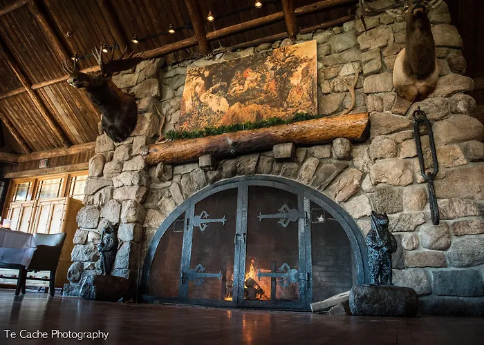 Highland Falls Hotels