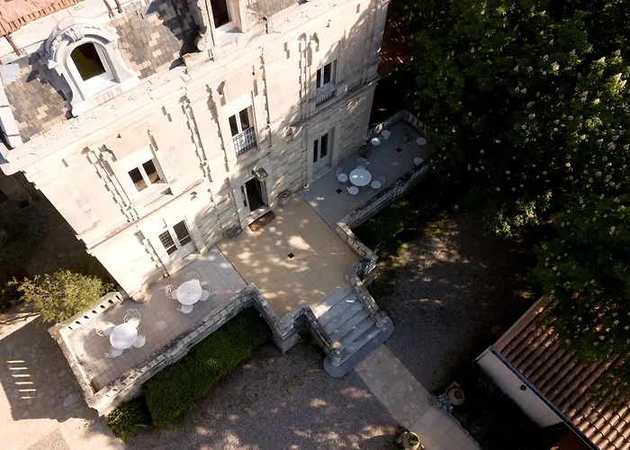 Logis Hôtel - Restaurant Résidence Les Cèdres Villeneuve-lès-Avignon