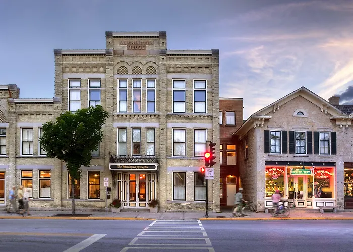 Cedarburg Hotels