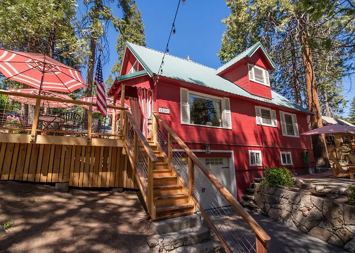 Elliott House Boutique Inn