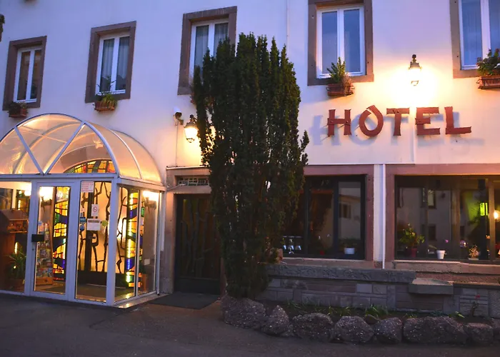 Logis Hôtel du Centre - Halte idéale en cyclotourisme avec garage à vélos clos