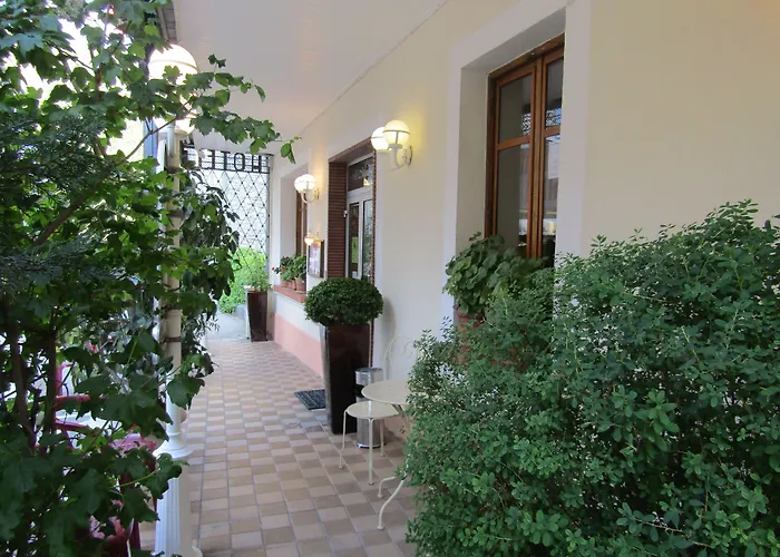 Serres (Hautes-Alpes) Hotels