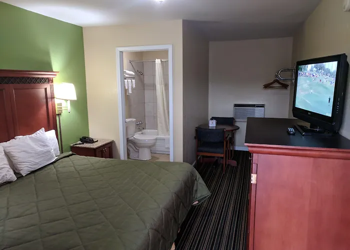 Benton Hotels
