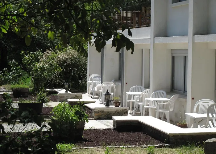 Gennes-Val-de-Loire Hotels