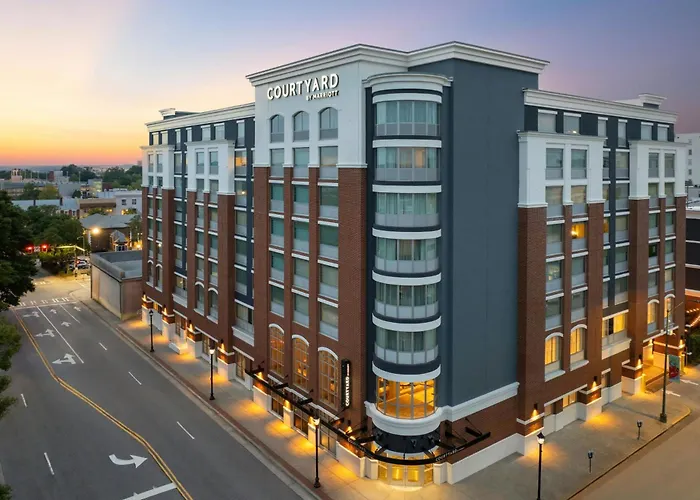 Courtyard By Marriott Athens Downtown