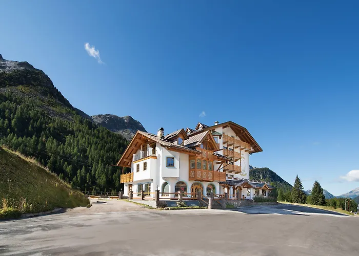 Hotel Cristallo Passo San Pellegrino