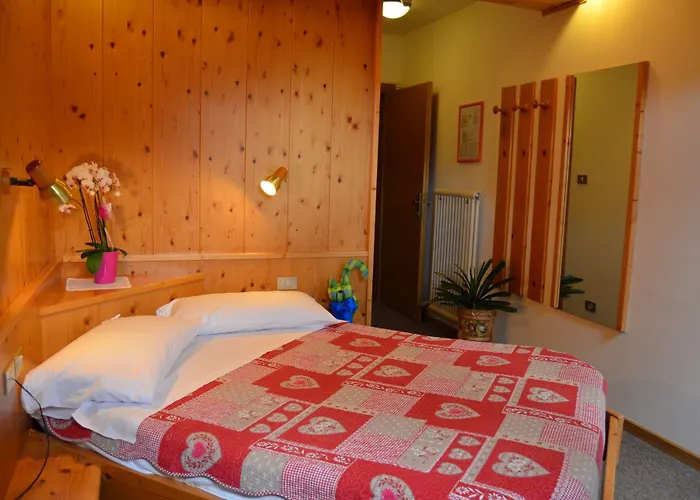 Hotel Ladina Campitello di Fassa