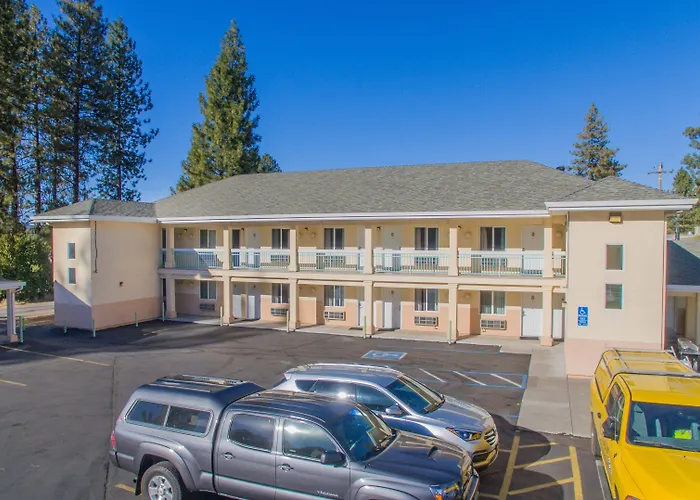 Shasta Pines Motel & Suites Burney