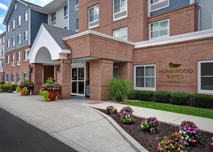 Southington Hotels With Pool