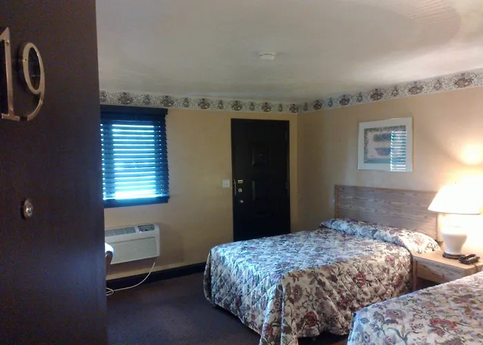 Colonial Inn Mercer-Grove City