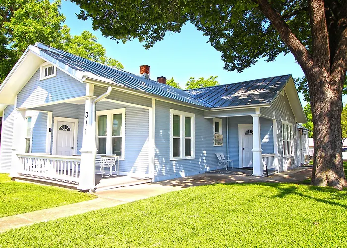 Fredericksburg Hotels