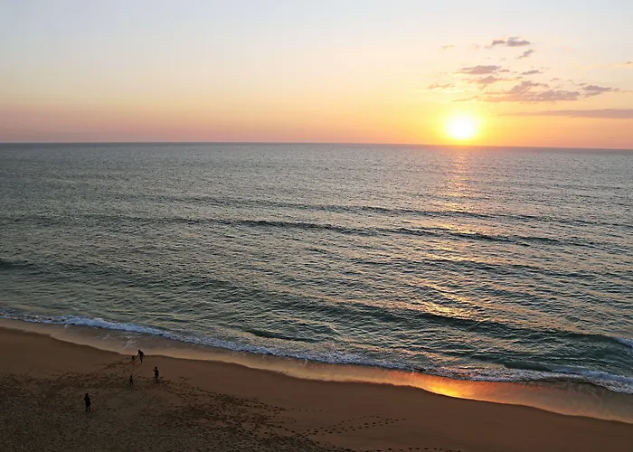 Blue Buddha Beach Rooms & Suites Ericeira
