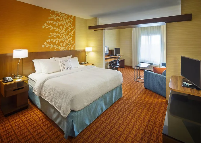 Monaca Hotels With Pool