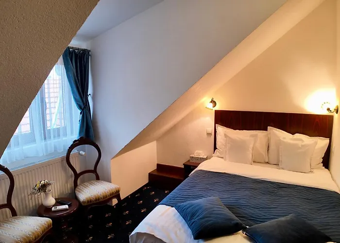 Hotels in Lisa