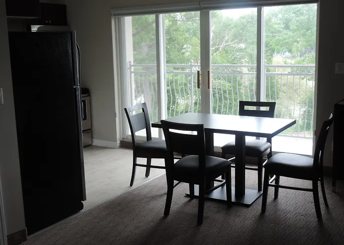 Wasaga Beach Hotels