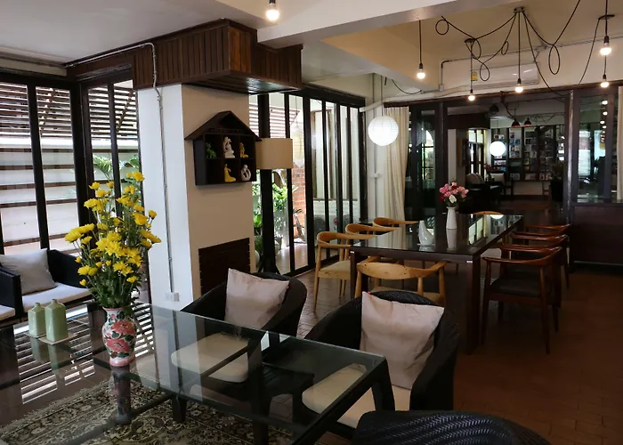 Kampaeng Ngam Hotel - Steps to Night Bazaar&Old City Chiang Mai