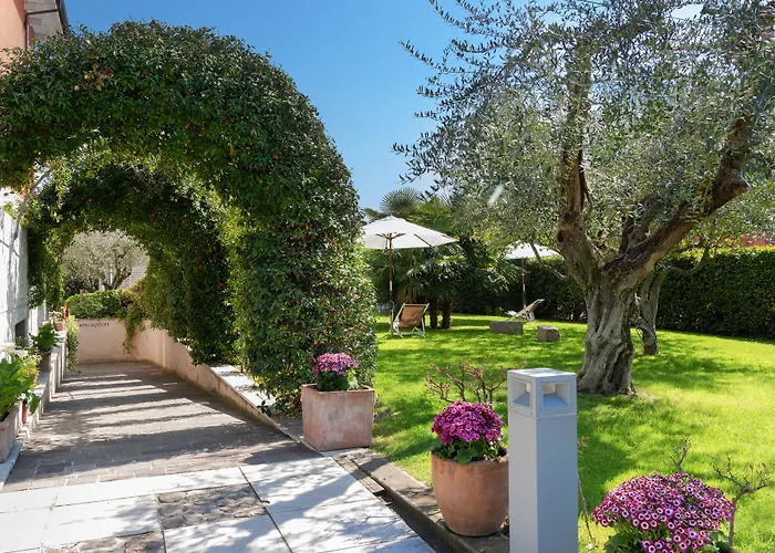 Vialeromadodici Rooms & Apartments Lazise