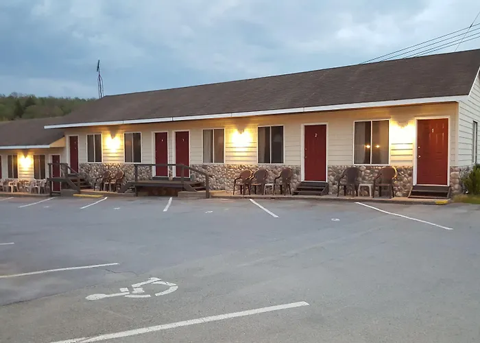 Clark'S Beach Motel Old Forge