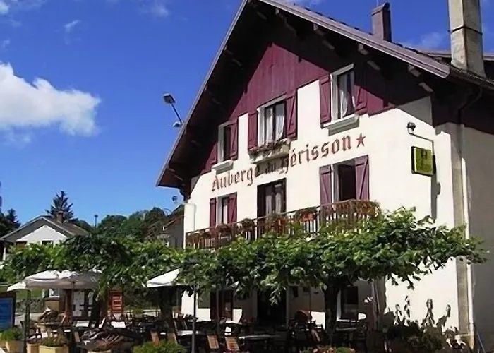 Hôtels à La Chaux-du-Dombief