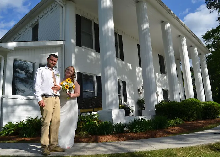 Stone Mountain Manor Bed & Breakfast