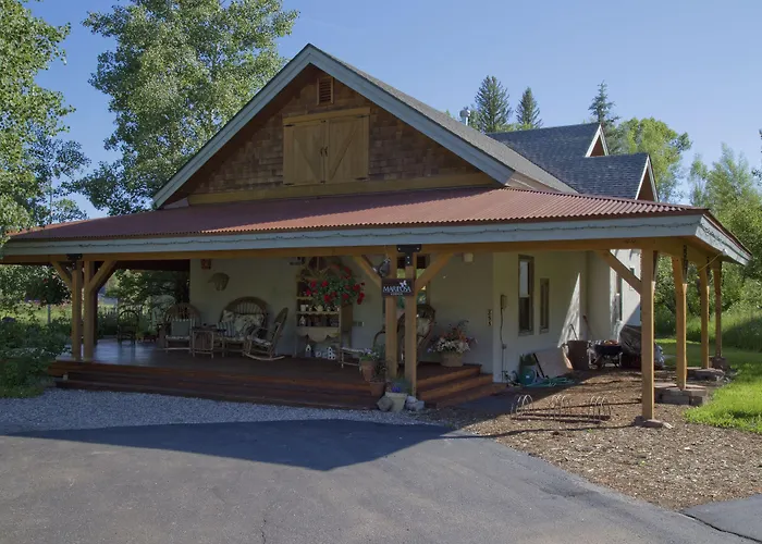 Mariposa Lodge Bed And Breakfast