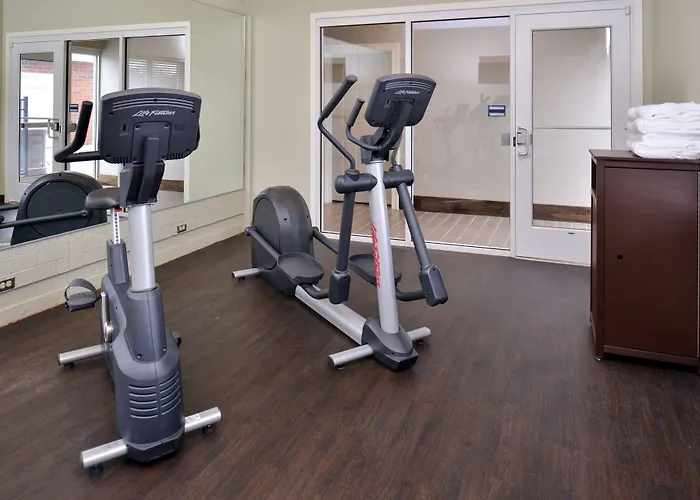 Appomattox Hotels