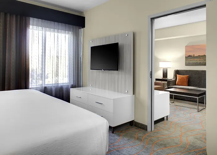 Holiday Inn Windsor - Wine Country By Ihg