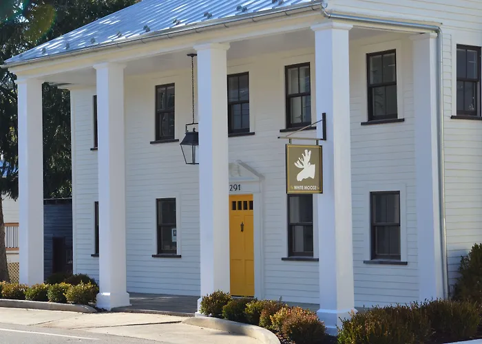 White Moose Inn