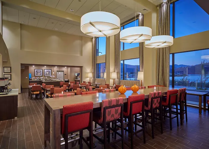 Hampton Inn & Suites Hood River