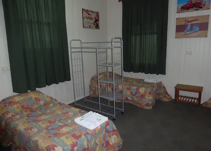 Oakey Hotels