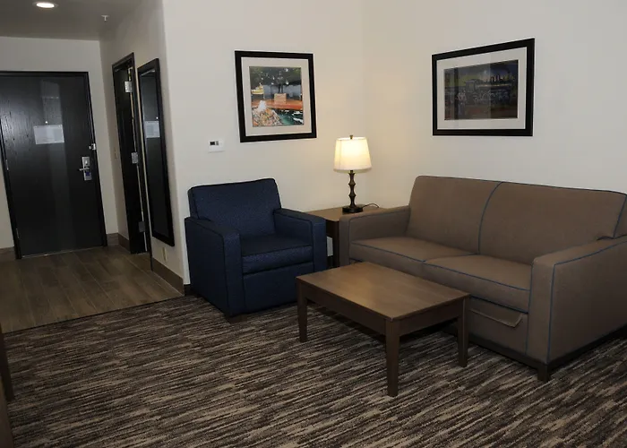 Lindsay (Cooke County) Hotels
