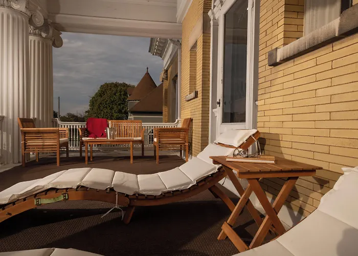 Cartier Mansion Bed & Breakfast Ludington