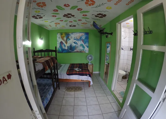 Golfinho Tropical Hostel E Pousada Pedreira