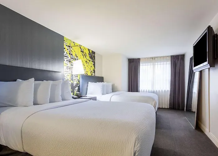 Comfort Inn & Suites Baltimore Inner Harbor