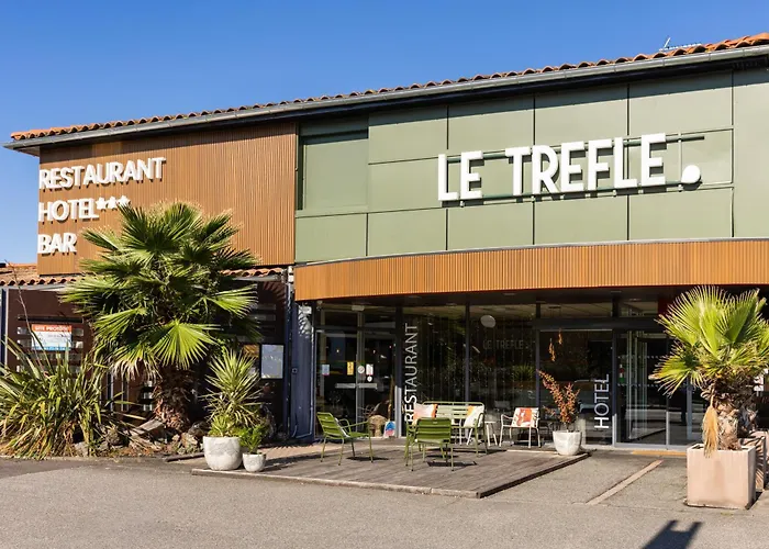 Hotel Le Trèfle à Portet-sur-Garonne