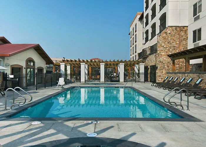 Best 14 Spa Hotels in Sea Ranch for a Relaxing Getaway