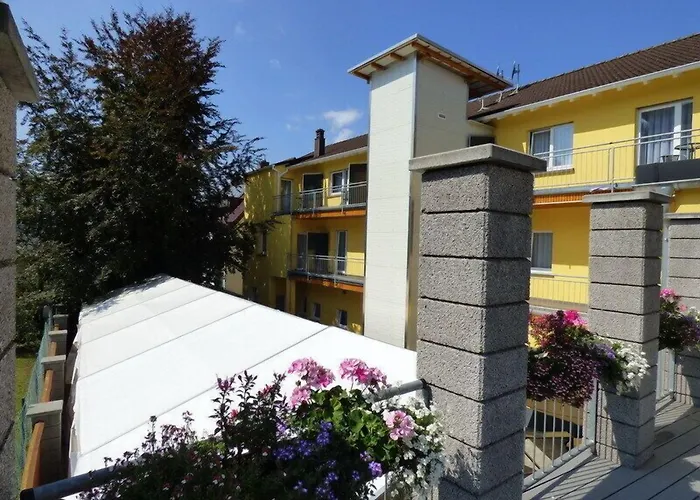 Apado-Hotel Garni