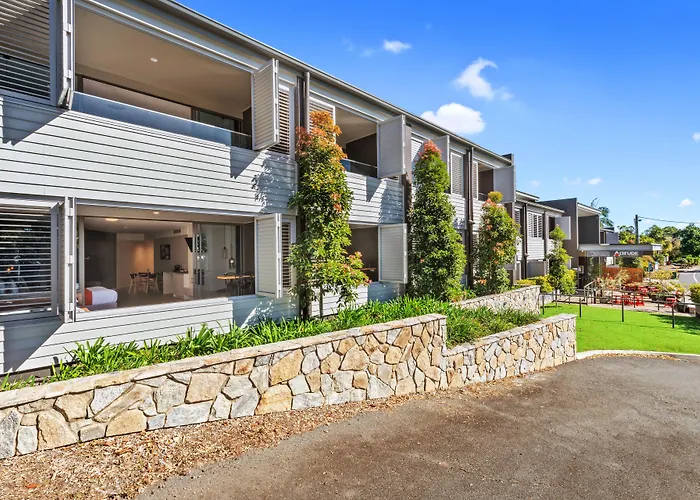 Montville Hotels