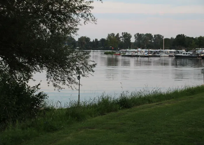 Appeltern Hotels