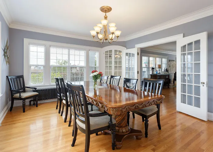 Nantucket Inn - Anacortes