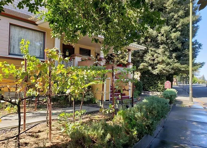 Cabernet House, An Old World Inn Napa